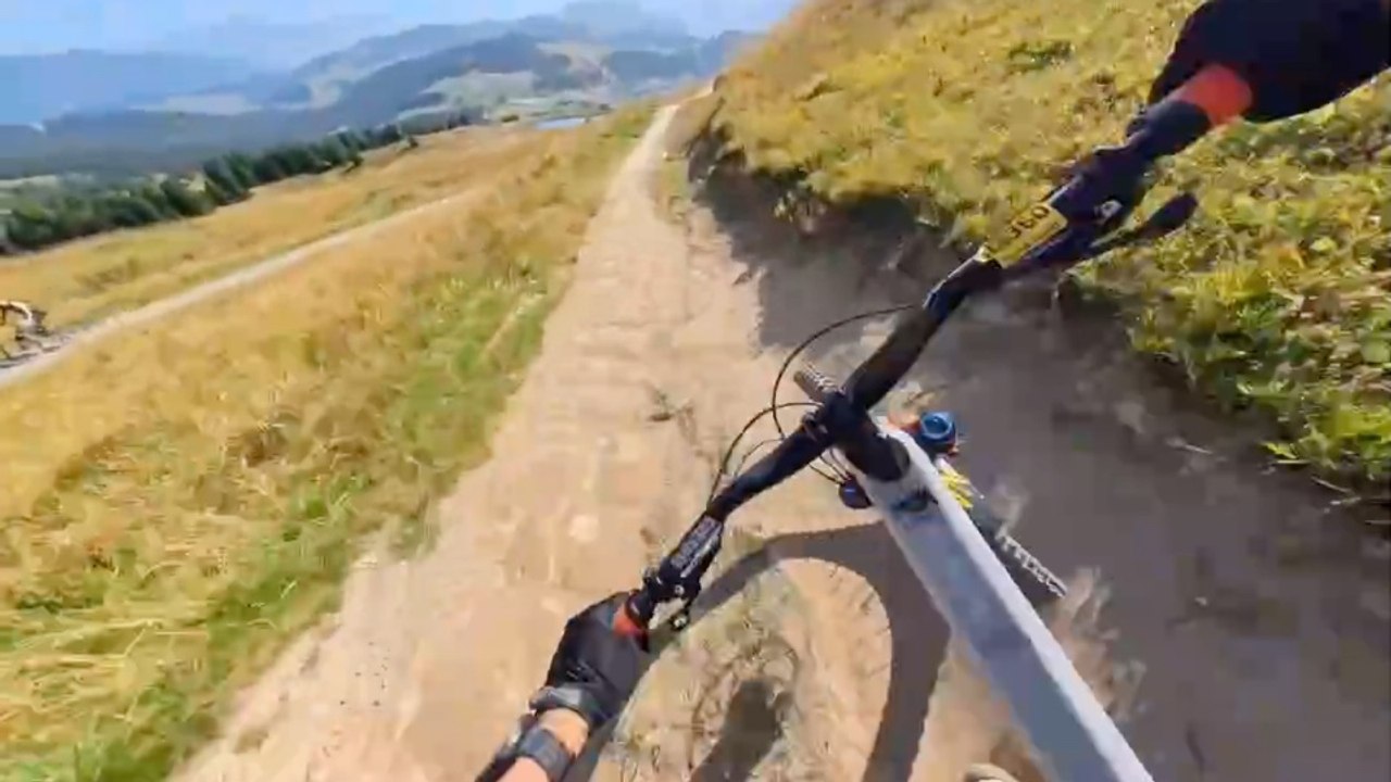 🔥 UN FOU EN BIKEPARK 🚀 SORTIE VTT DESCENTE (VTT...
