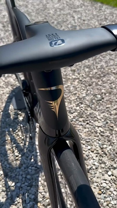 Pinarello Dogma X: The Sub-7kg Endurance Superbike