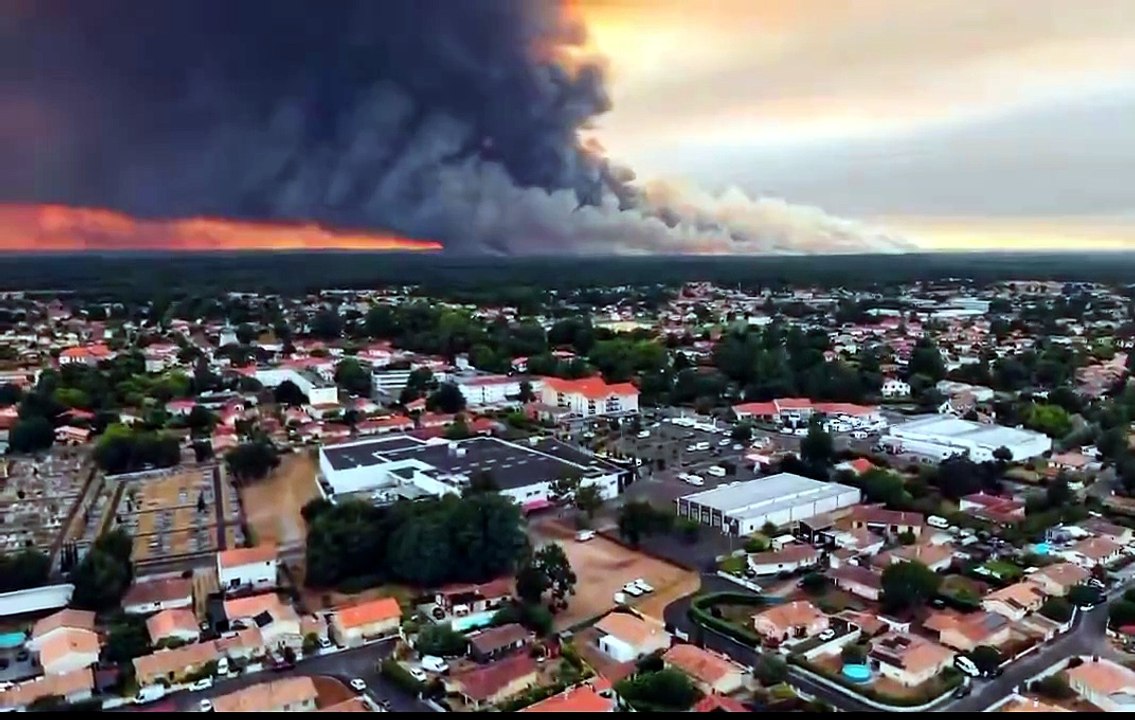 L’incendie de Biscarrosse fait rage avec des milliers d'évacués