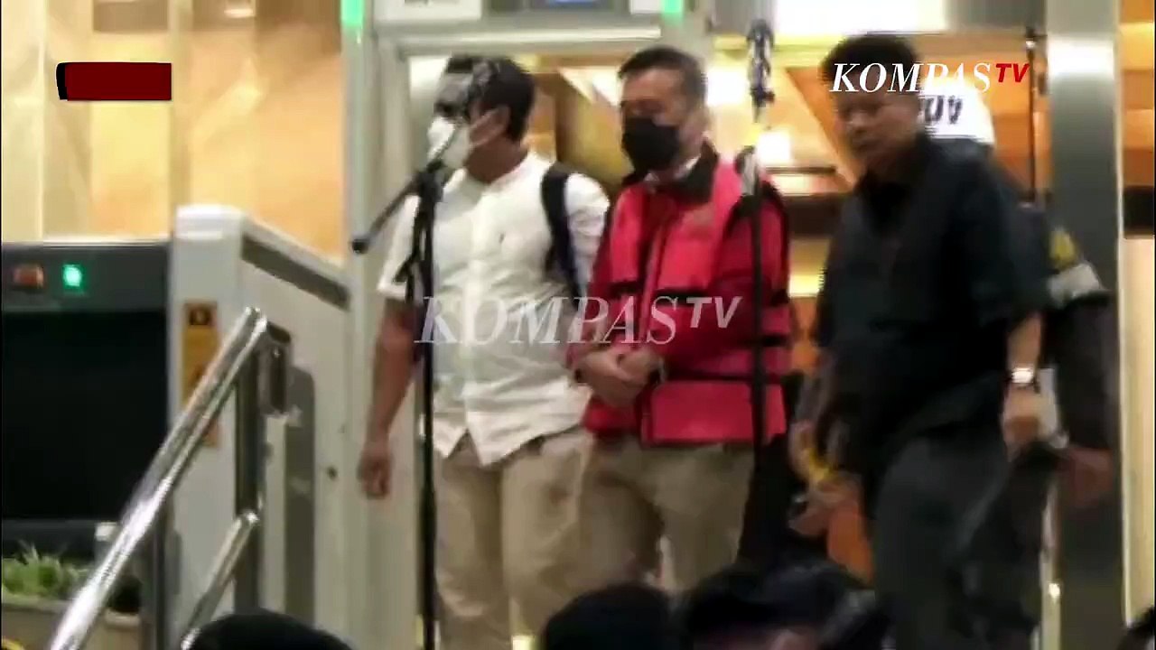 Detik-Detik Don Ritto Dibawa Mobil Tahanan, Pasca Eks Jampidsus Resmi Tersangka!