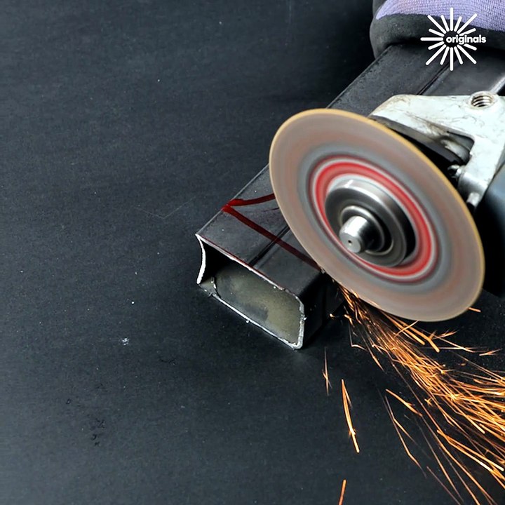 How to weld a square iron bar to a circular one! 🙌