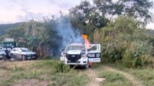 En Huaquechula municipio de Puebla queman tres patrullas en protesta por la inseguridad