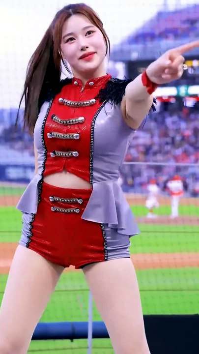Stunning Korean Baseball Cheerleader Dance Performance | Cheerleader EP 175