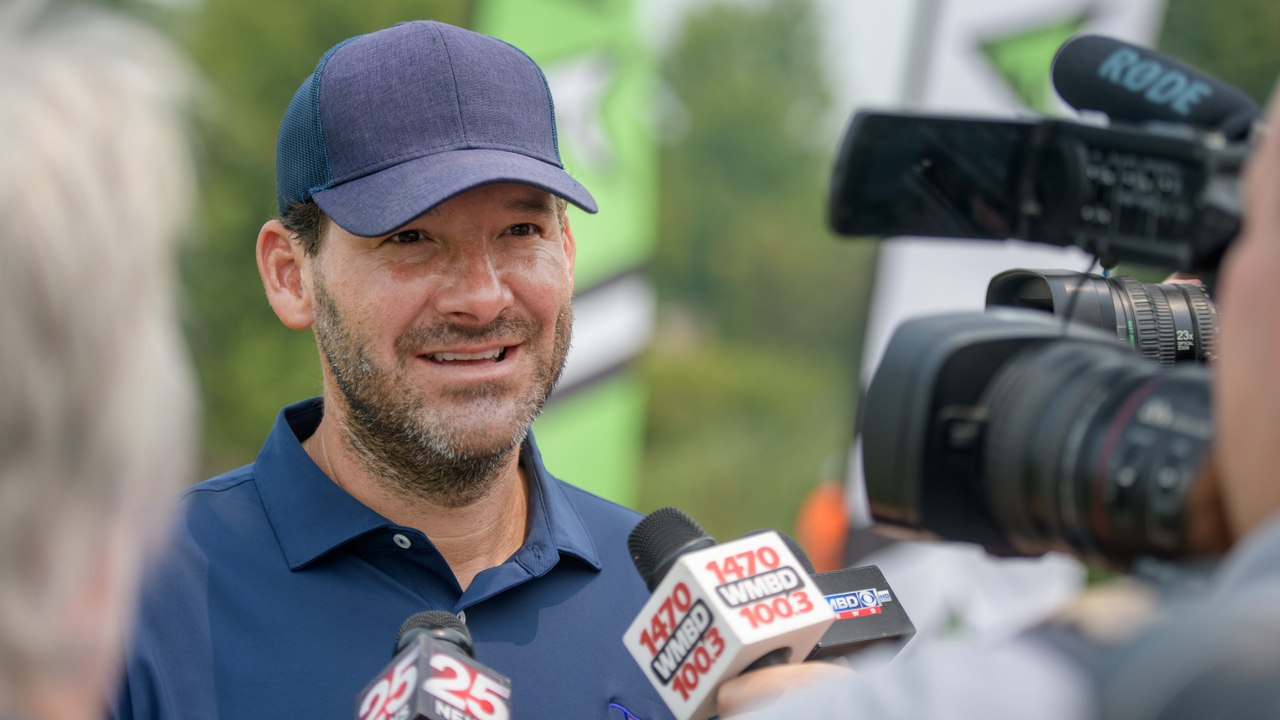 Tony Romo Faces OWI Charge: NFL Analyst's Offseason Woes