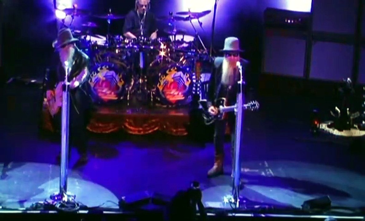 Waitin' for the Bus...Jesus Just Left Chicago - ZZ Top (live)