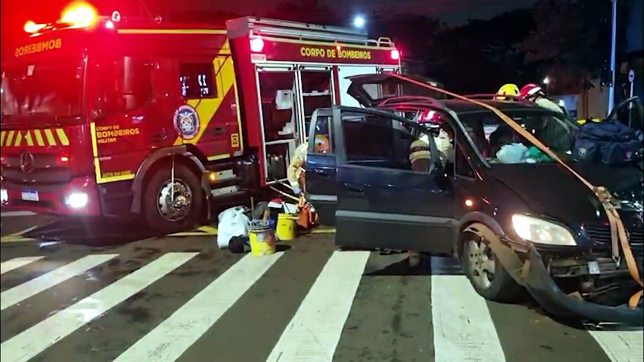 Zafira é apreendida após acidente no Coqueiral; motorista estava sem CNH e veículo com débitos