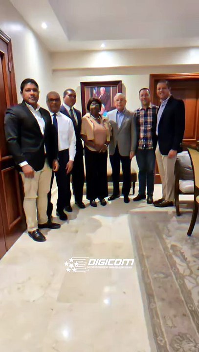 Danilo Medina juramenta a la exdiputada María Gallard y al dirigente juvenil José Andrés Gomera, quienes regresan al PLD