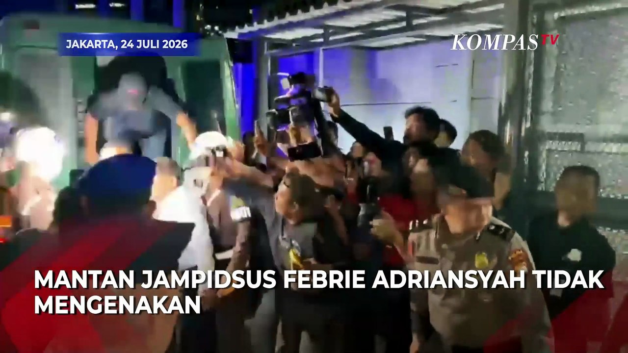 Eks Jampidsus Febrie Adriansyah Tak Pakai Rompi Tahanan, Kejagung: Buru-buru Sudah Malam