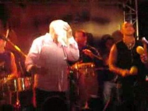 Court extrait du concert d' Oscar d' Leon new morning 7-7-08