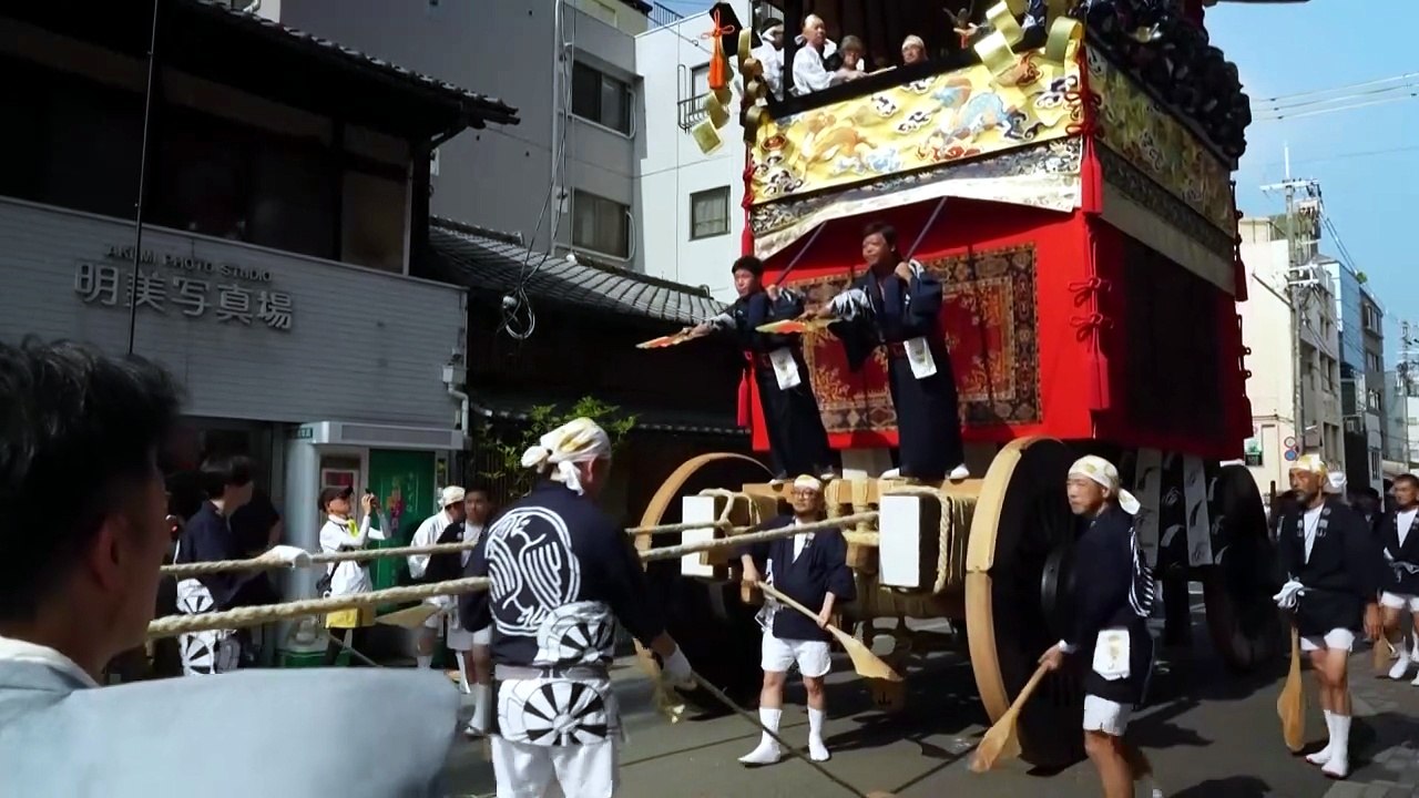 Braving heat, participant fears demise of ancient Kyoto festival
