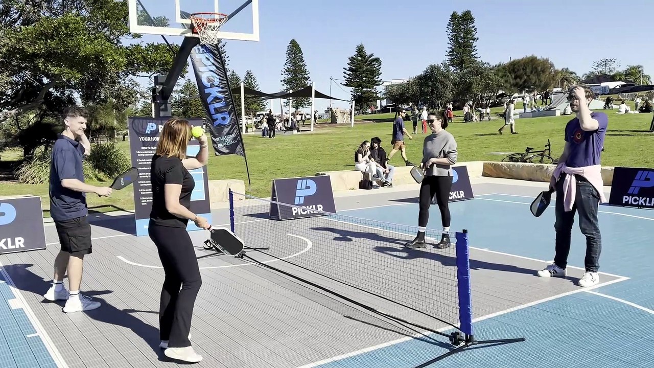 Mini-pickleball court
