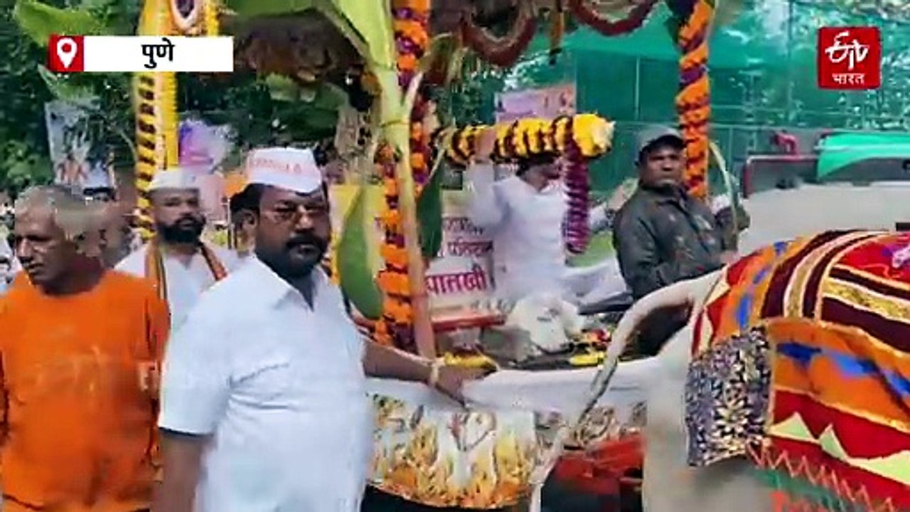 पुण्यातील 'प्रति पंढरपुरात' विठुरायाच्या दर्शनासाठी गर्दी; तब्बल 20 हजार किलो खिचडीचं वाटप