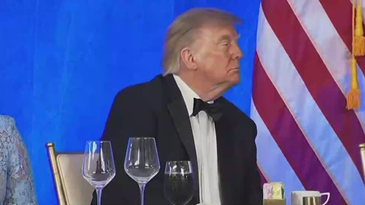 Trump’s COLD reaction to CNN’s Kaitlan Collins winning an award at WHITE HOUSE CORRESPONDENTS’ DI...