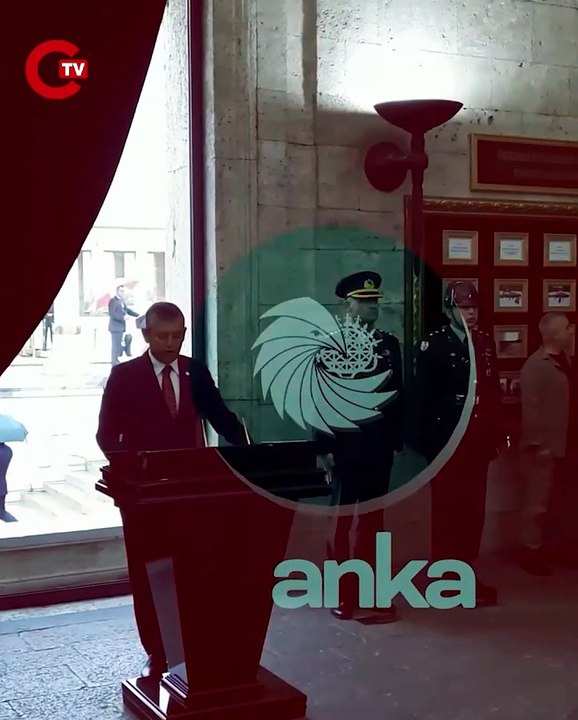 YENİ Parti Genel Başkanı Özgür Özel, Anıtkabir Özel Defteri'ni imzaladı