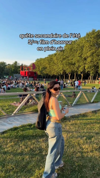 Quête secondaire 5: aller voir un film d’horreur dans un cinéma plein air !
