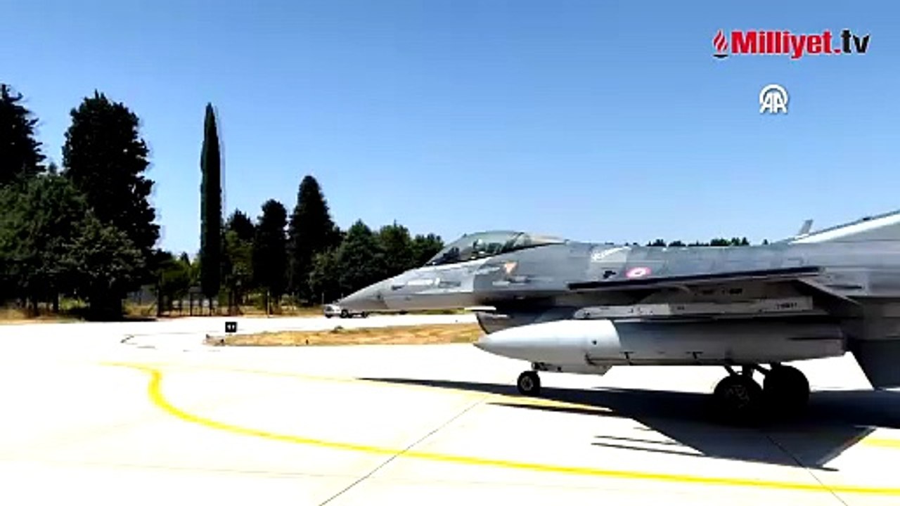 F-16 savaş uçakları Karadeniz'de eğitim uçuşu yaptı