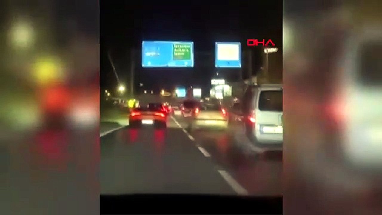 Trafikte makas atıp bir araca çarptıktan sonra arkasına bile bakmadan kaçtı!
