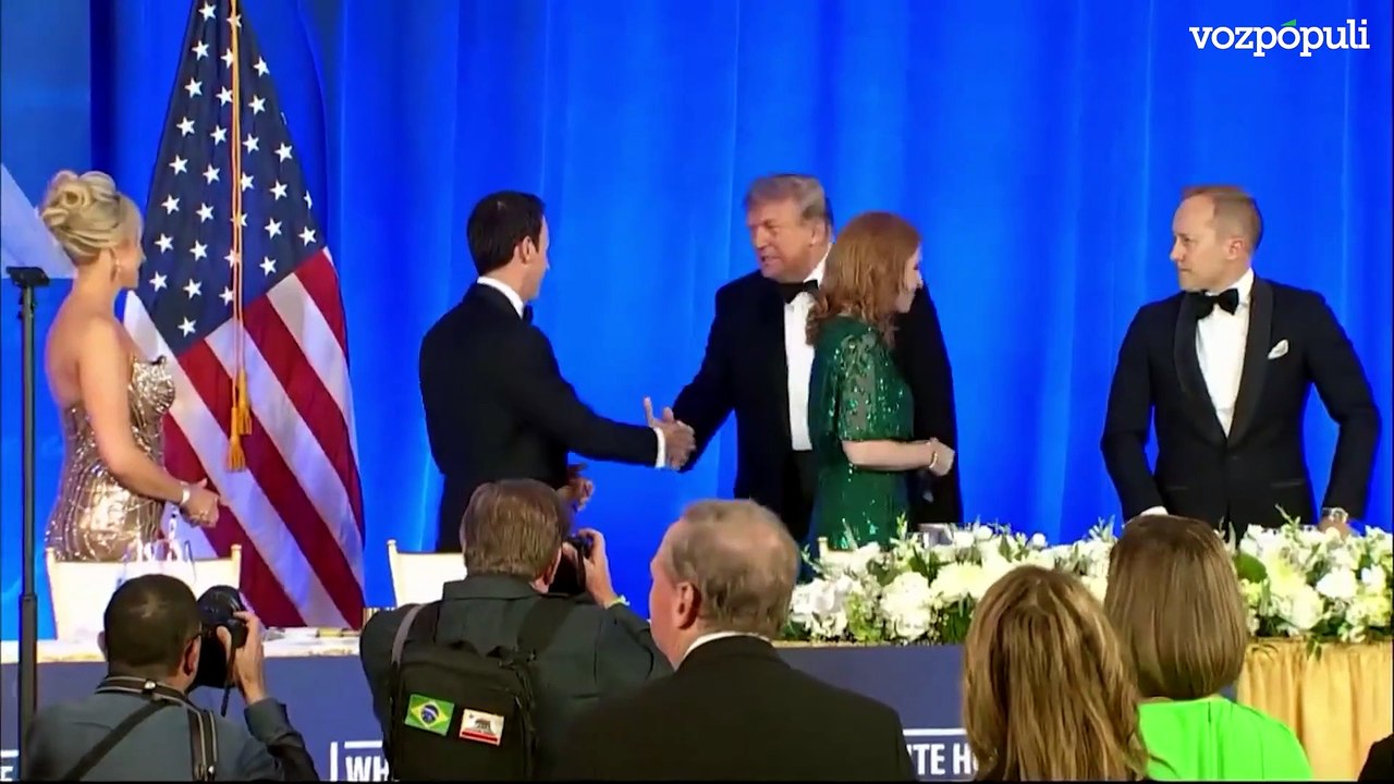 Tensión en la gala: Trump reaparece en la Cena de Corresponsales tras el asedio