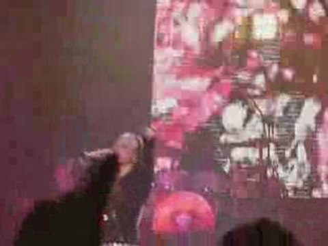 Forest National - Avril Lavigne - The Best Damn Thing