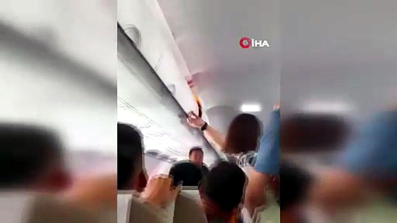 İniş yapan yolcu uçağında powerbank korkusu! Bir anda alev aldı!