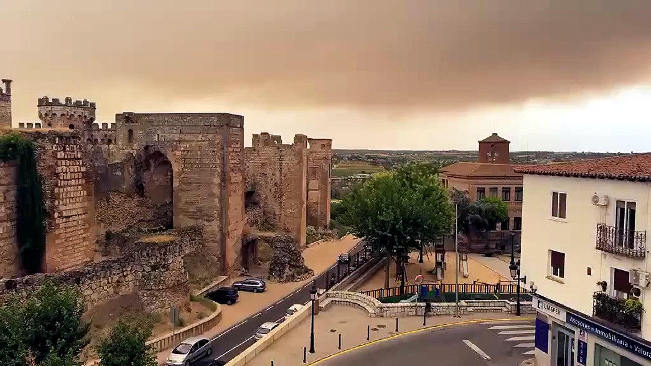 Evacuados de los incendios en Madrid y Ávila atraviesan la provincia de Toledo