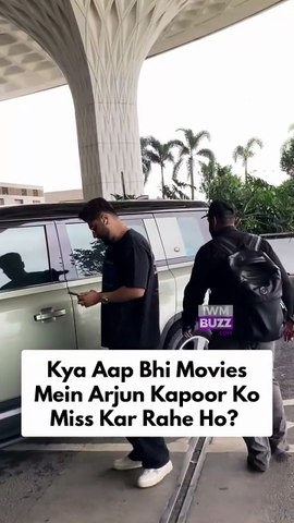Style On The Go! Arjun Kapoor Makes A Dapper Airport Appearance