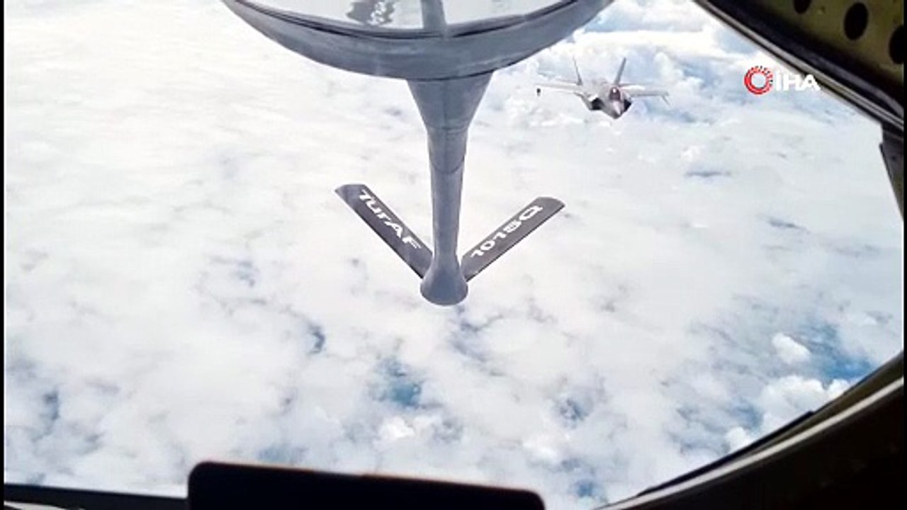 Türk tanker uçağından F-35'e Ankara semalarında yakıt ikmali