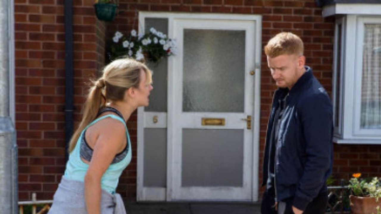 Corrie Sarah Confronts Gary Windass 10th October 2016 Ep 2