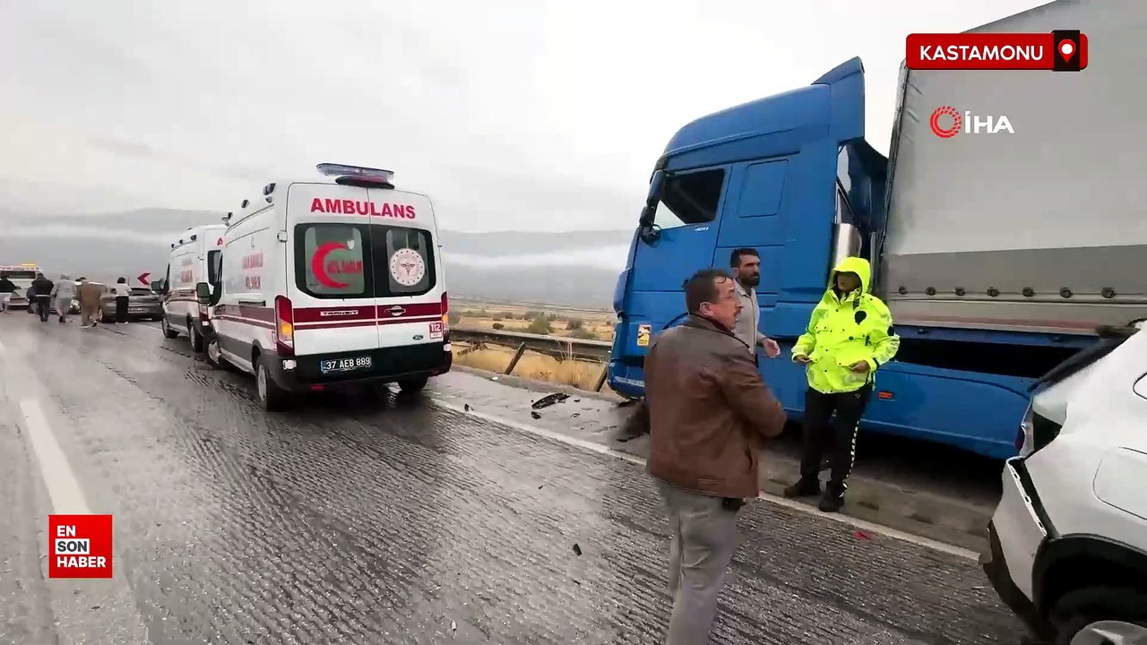 Kastamonu'da zincirleme trafik kazası kamerada