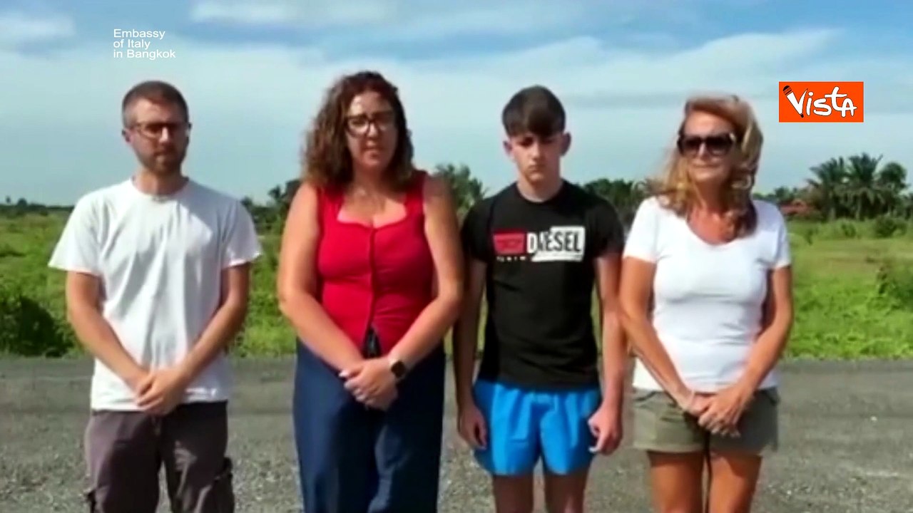 Il video di scuse dell'Ambasciata d'Italia a Bangkok: Studenti italiani maleducati in metro