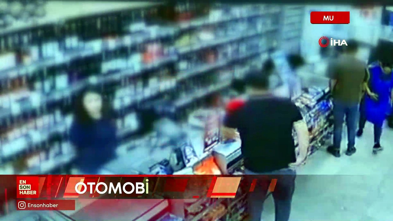 Muğla'da kontrolden çıkan otomobil markete daldı, vatandaşlar ölümden döndü