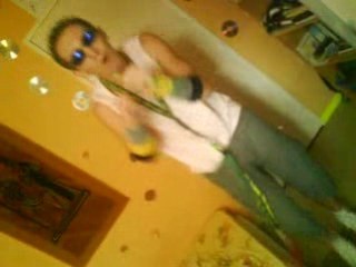 le petit bonhomme en mousse by Flavino