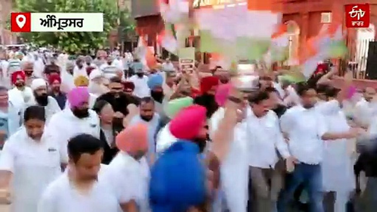 ਕਾਂਗਰਸ ਨੇ ਕੱਢਿਆ ਕੈਂਡਲ ਮਾਰਚ, ਜਾਨ ਗੁਆਉਣ ਵਾਲੇ ਵਿਦਿਆਰਥੀਆਂ ਨੂੰ ਦਿੱਤੀ ਸ਼ਰਧਾਂਜਲੀ
