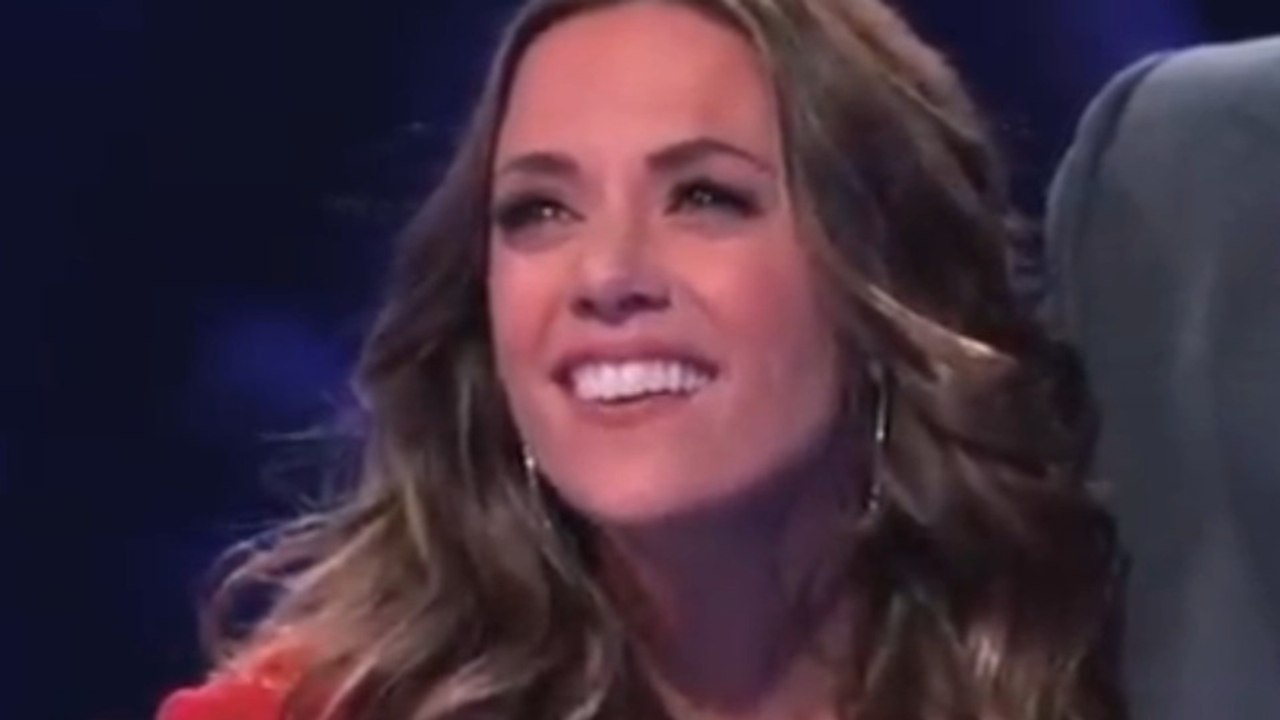 Jana Kramer Owns Fast Money on Celebrity Family Feud