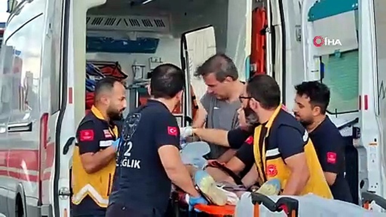 Köprülü kavşakta feci kaza 3 kişi hayatını kaybetti, biri çocuk 2 kişi ağır yaralandı