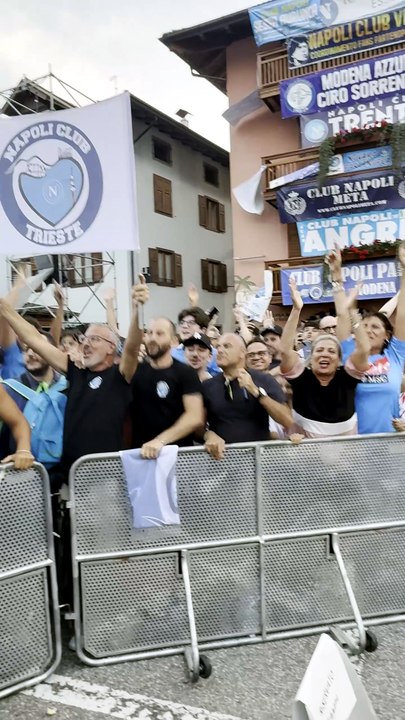Si salta e si canta a Dimaro: il coro dei tifosi contro la Juve