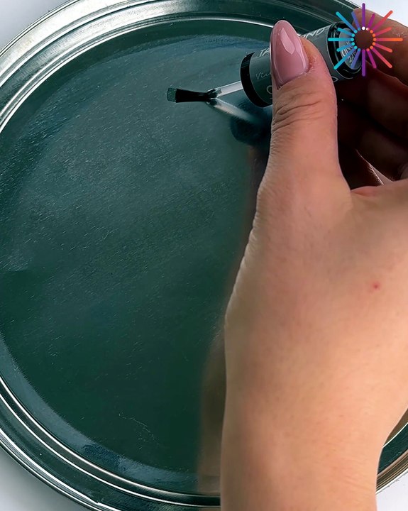 The proper way to do nails💅