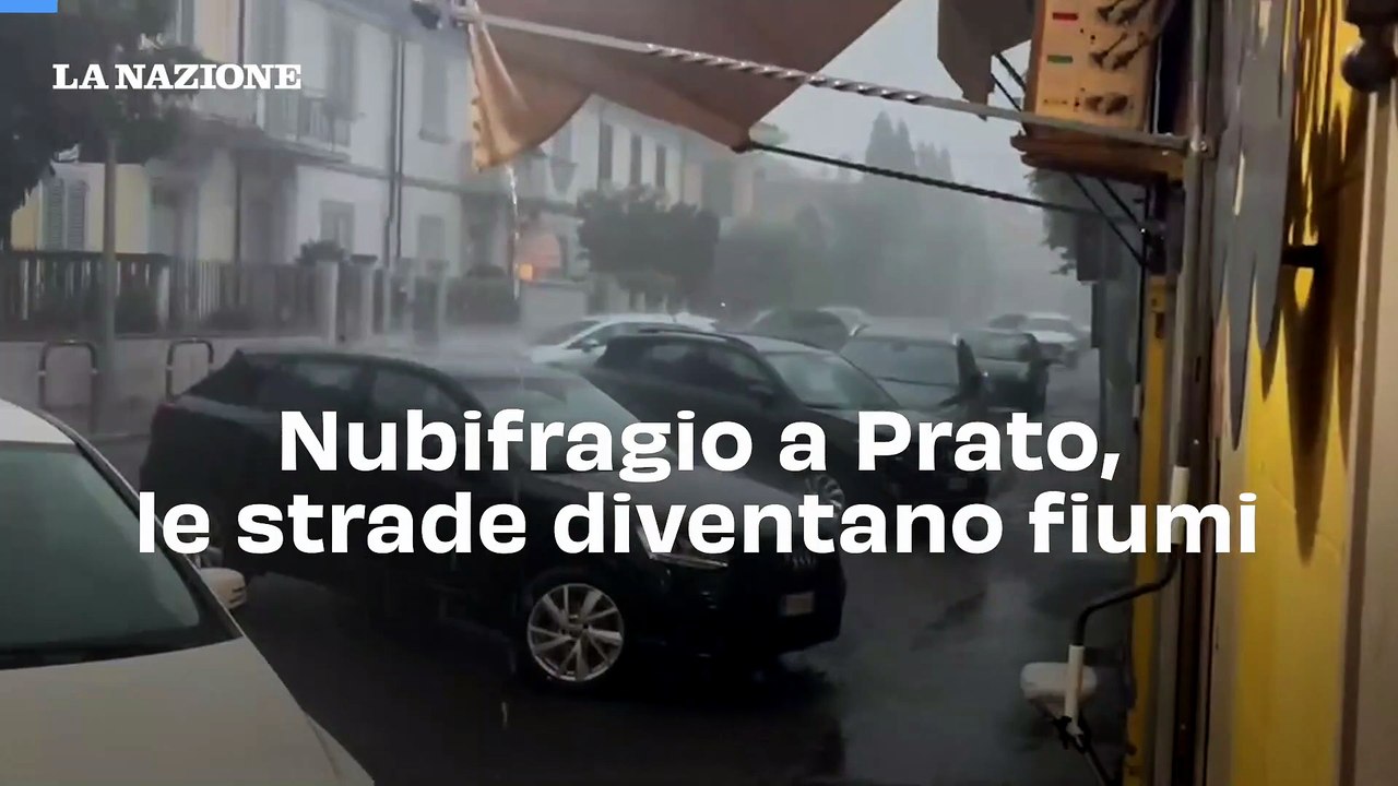 Nubifragio a Prato, le strade diventano fiumi