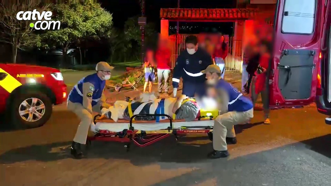 Sem freio, ciclista avança preferencial e bate contra carro no Santa Felicidade