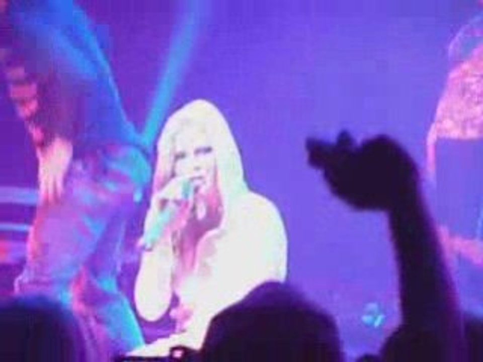 Forest National - 21.09.08 - Avril Lavigne - Sk8ter Boy