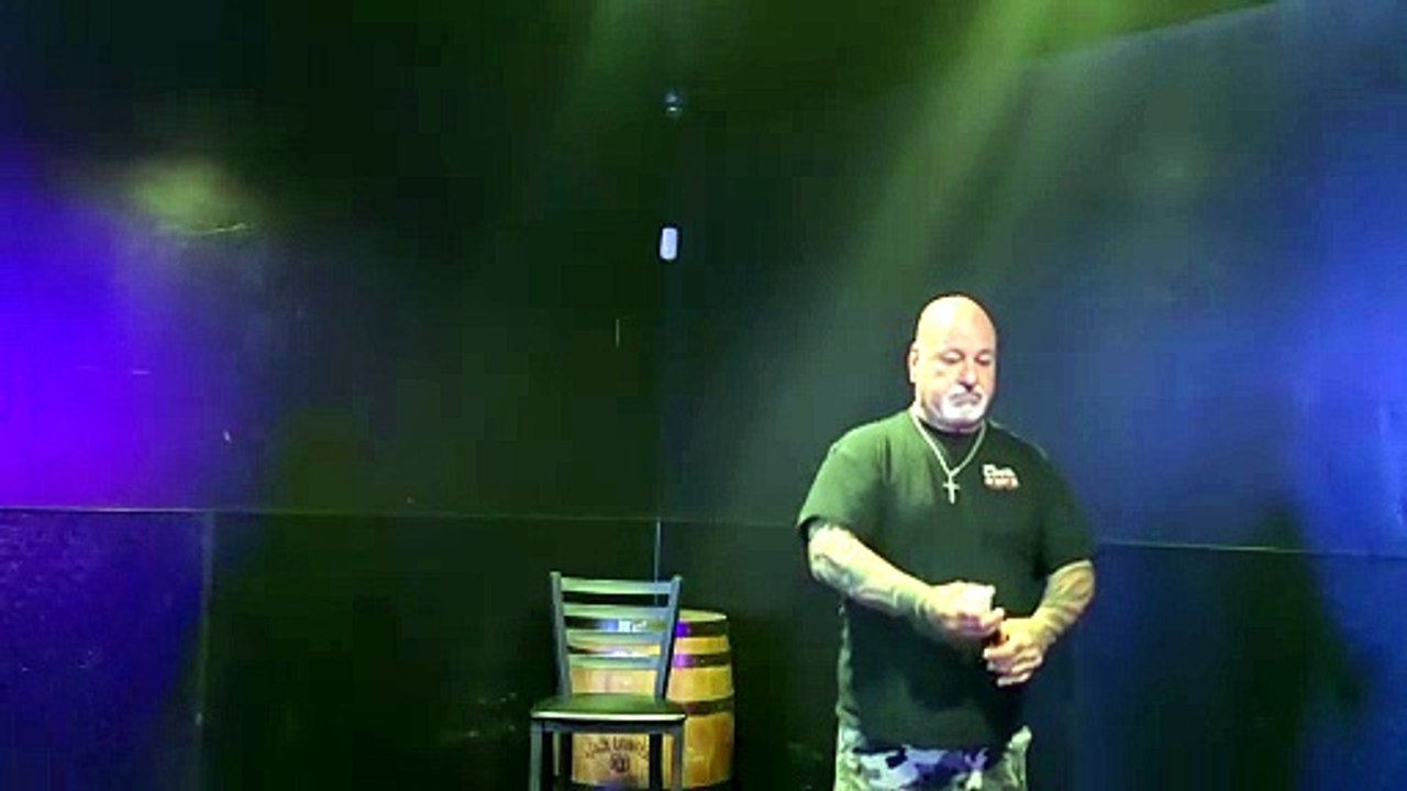 FIVE FINGER DEATH PUNCH - AMERICAN CAPITALIST (PERFORMED LIVE AT THE WESTERNER)