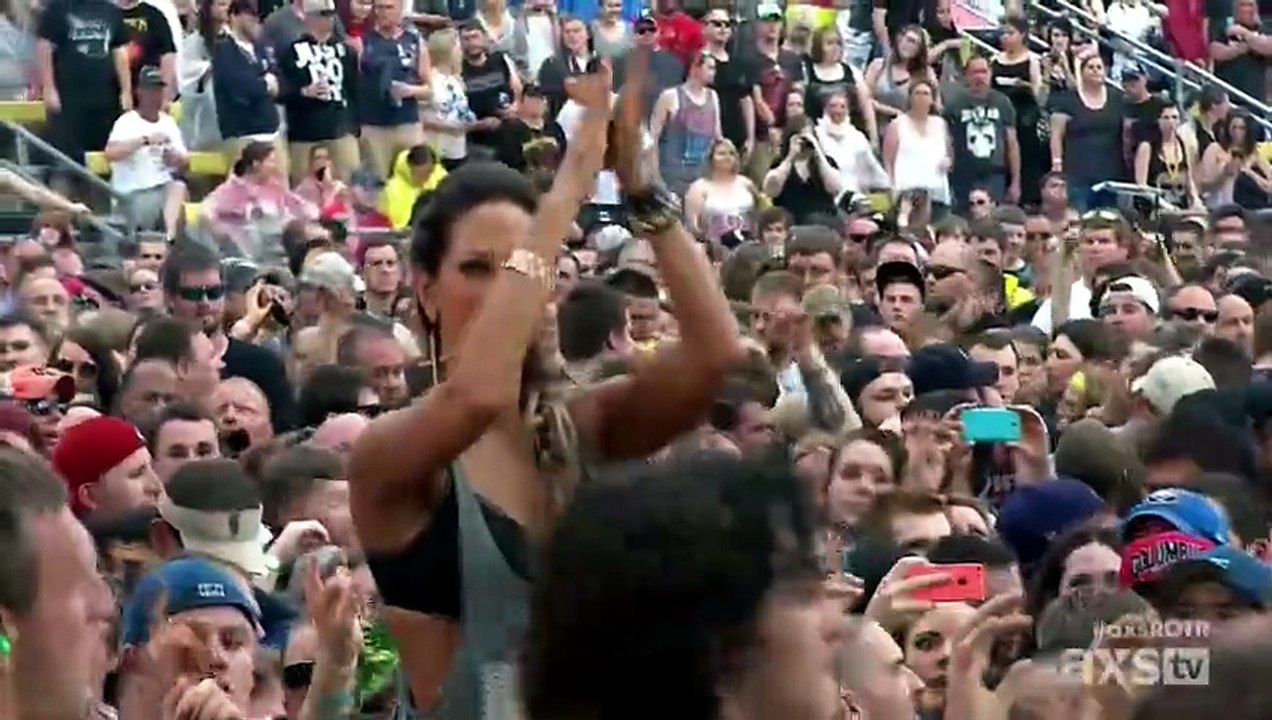 Kick in the Teeth - Papa Roach (live)