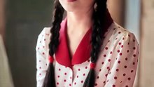 十八年前 周家添了兩閨女 一個生的 一個撿的 從此家中連遭波折 諸事不順 村裡老頭說是福星蒙塵 福運被壓住 撿來的閨女便成了眾矢之的_1
