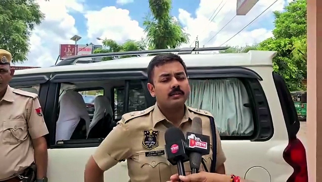 जयपुर के भांकरोटा क्षेत्र में हुई हत्या के बारे में जानकारी देते डीसीपी वेस्ट प्रशांत किरण