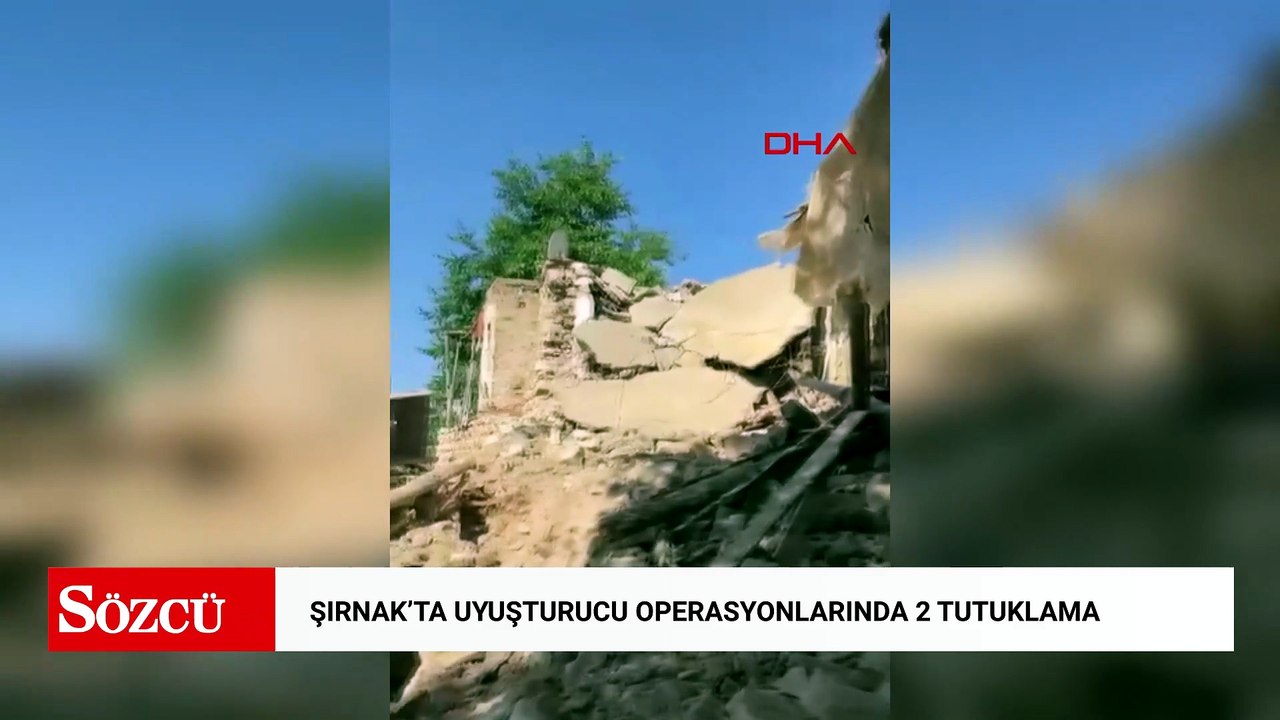 Gercüş’te, metruk evin yıkımı sırasında iş makinesi devrildi