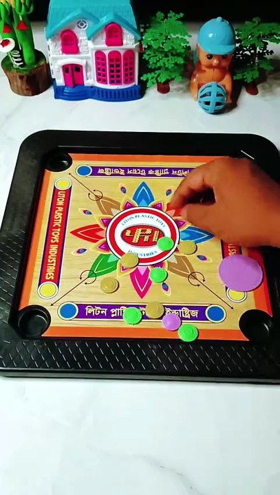Mini Carrom Board Fun Gameplay & Amazing Trick Shots! 🎲🏆
