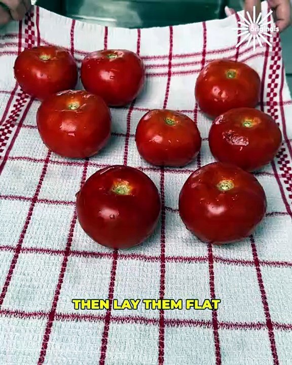 Game changer tomato hack for soup season🍅