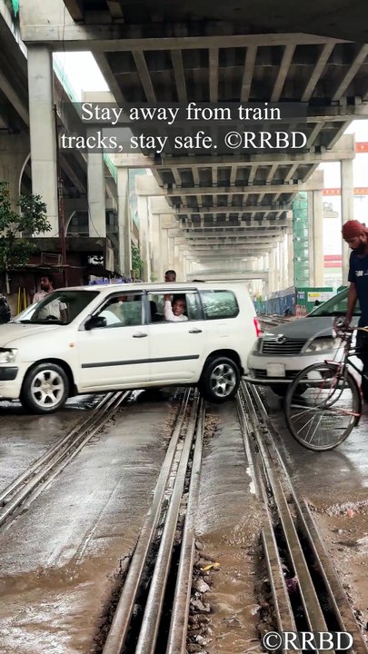 When the bar drops, Dhaka stops! 🚦🚆