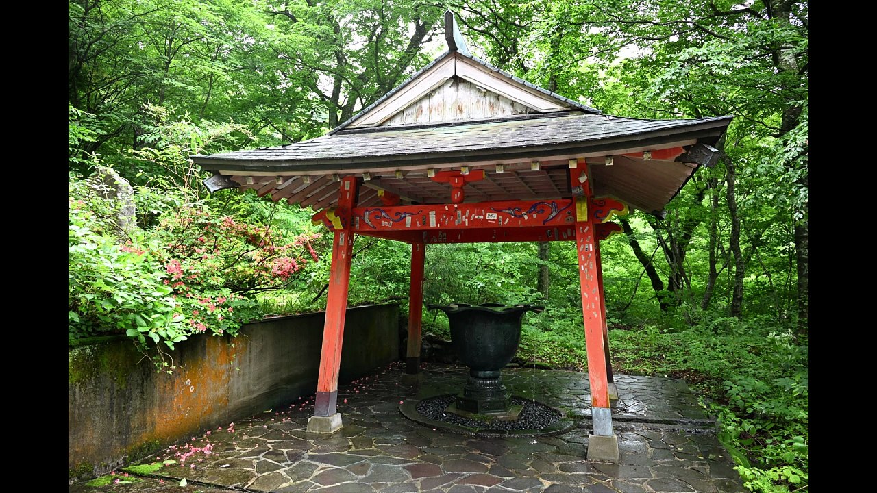 Daisen-ji Temple and Ogamiyama Shrine: Reverse Gate Born of the Separation of Shinto and Buddhism