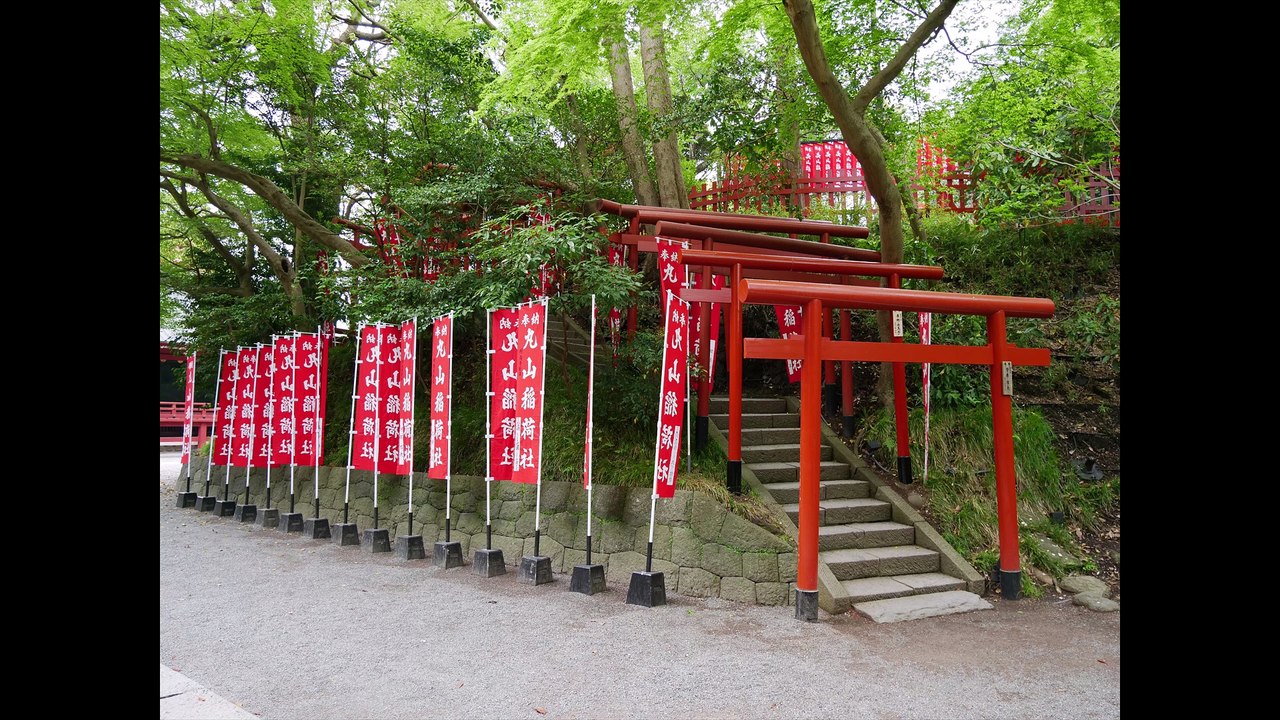 Tsurugaoka Hachimangu Shrine: A view of the Tsurugaoka Museum and Heike Pond together